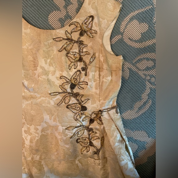 Gorgeous gold vintage dress with sequined floral accents and bows - Picture 5 of 13